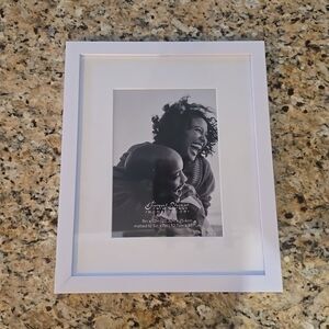 NWT, 8.5x11 White Glass Frame